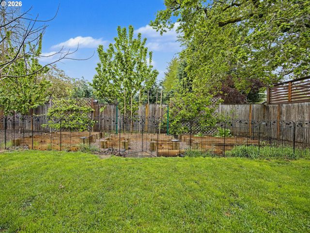 13191 WICKIUP Dr, Oregon City, OR 97045