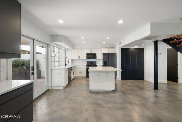 4208 N PARKWAY Avenue, Scottsdale, AZ 85251