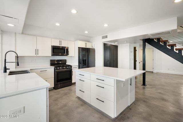 4208 N PARKWAY Avenue, Scottsdale, AZ 85251