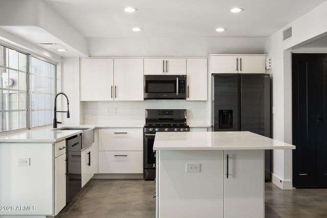 4208 N PARKWAY Avenue, Scottsdale, AZ 85251