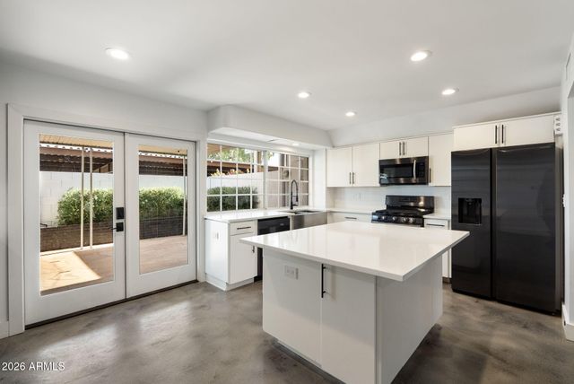 4208 N PARKWAY Avenue, Scottsdale, AZ 85251