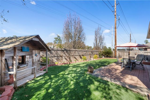 15911 Hermitage Oaks Drive, Tomball, TX 77377