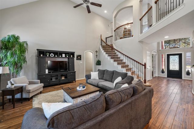 15911 Hermitage Oaks Drive, Tomball, TX 77377