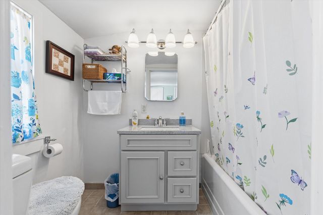 5 RIVERSIDE DR, Boonville, MO 65233