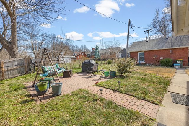 5 RIVERSIDE DR, Boonville, MO 65233