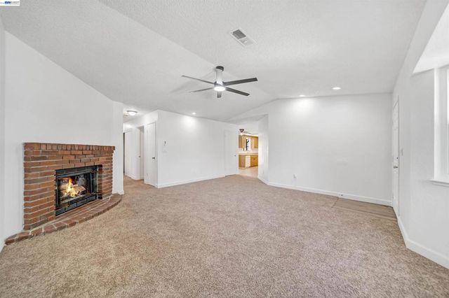 913 Inez Dr, Modesto, CA 95351
