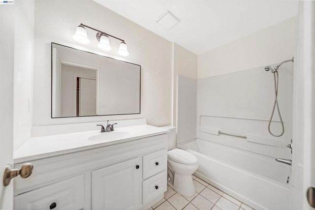 913 Inez Dr, Modesto, CA 95351