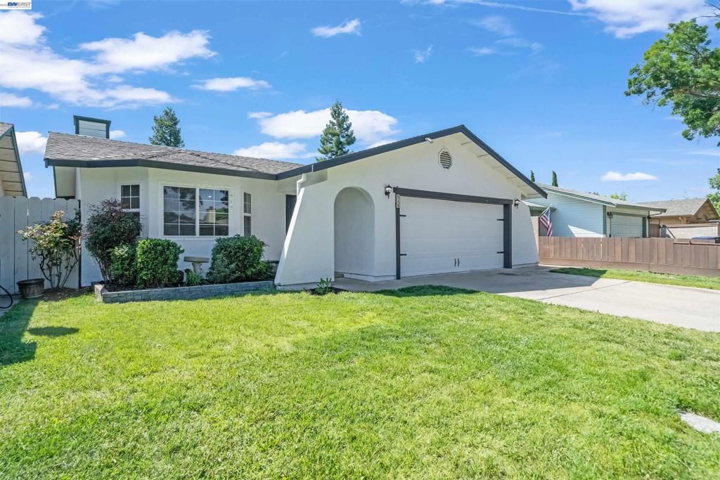 Image 1 of property listing at 913 Inez Dr, Modesto, CA 95351