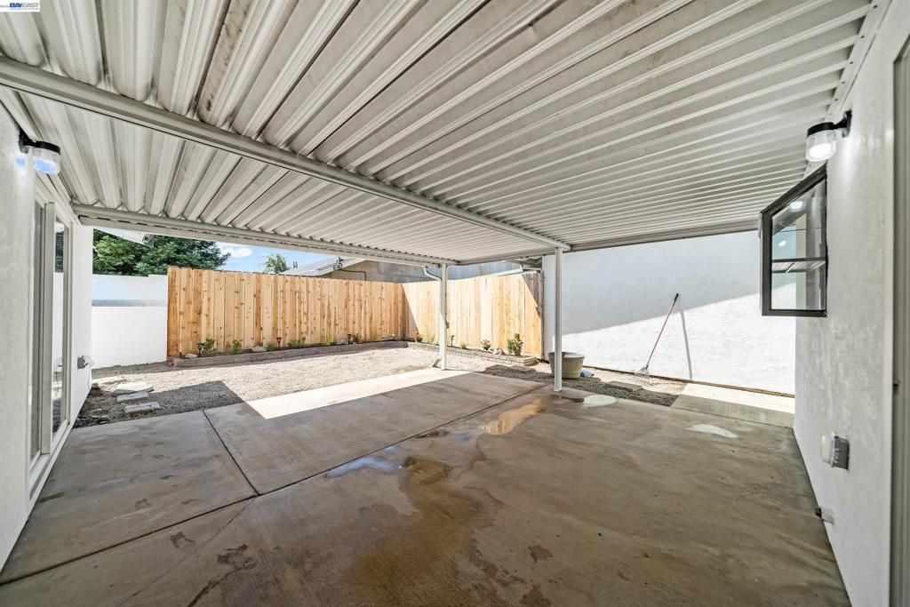 Image 17 of property listing at 913 Inez Dr, Modesto, CA 95351