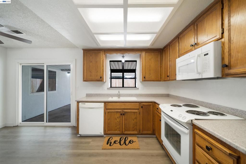 Image 6 of property listing at 913 Inez Dr, Modesto, CA 95351