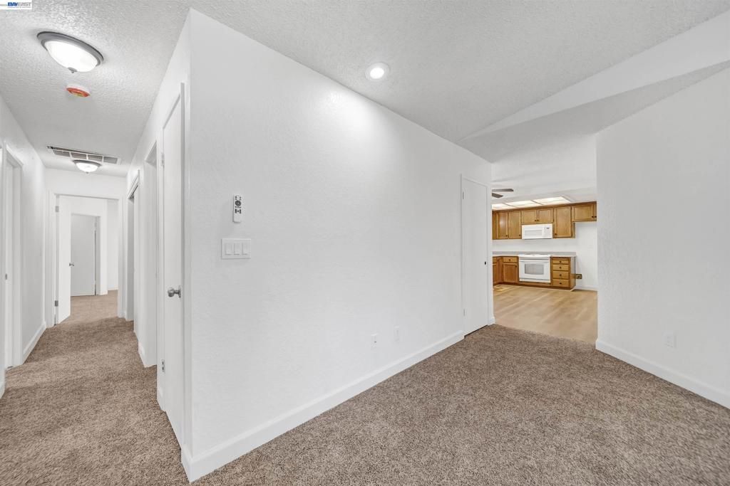 Image 7 of property listing at 913 Inez Dr, Modesto, CA 95351