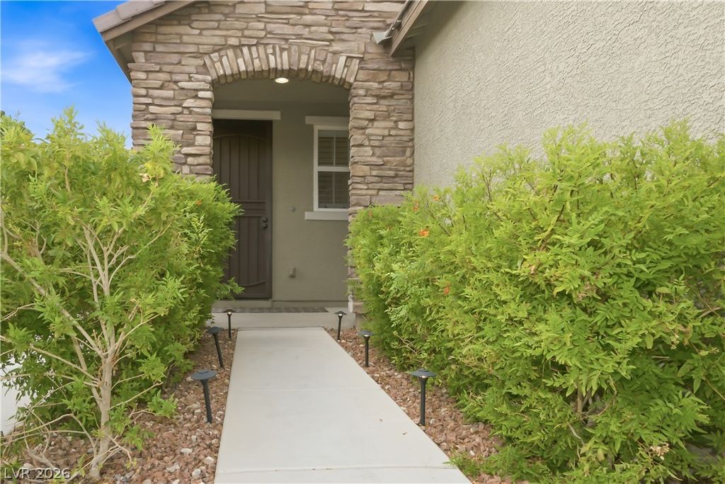 10639 Whiting Avenue, Las Vegas, NV 89166 — photo 3