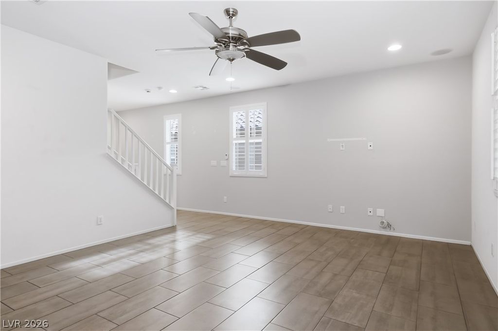 10639 Whiting Avenue, Las Vegas, NV 89166 — photo 5