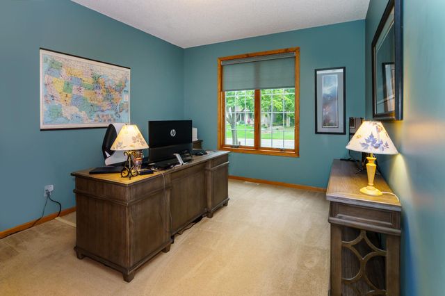 8551 Summit Oaks Bay, Savage, MN 55378