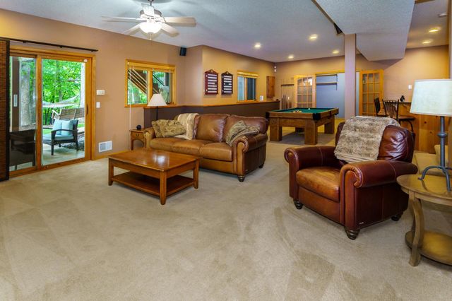8551 Summit Oaks Bay, Savage, MN 55378