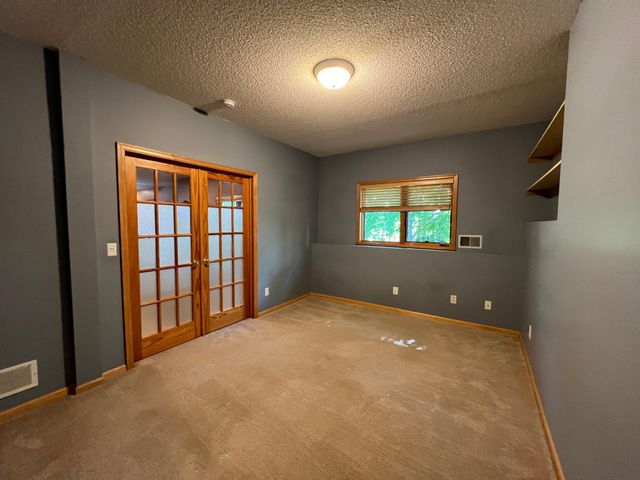 8551 Summit Oaks Bay, Savage, MN 55378