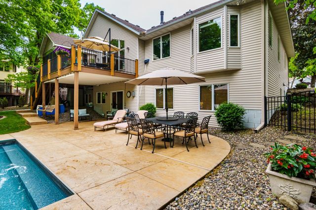 8551 Summit Oaks Bay, Savage, MN 55378