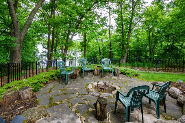 8551 Summit Oaks Bay, Savage, MN 55378