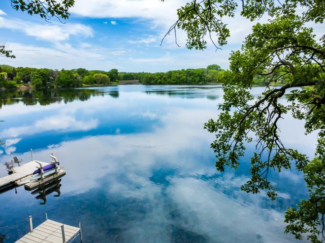 8551 Summit Oaks Bay, Savage, MN 55378
