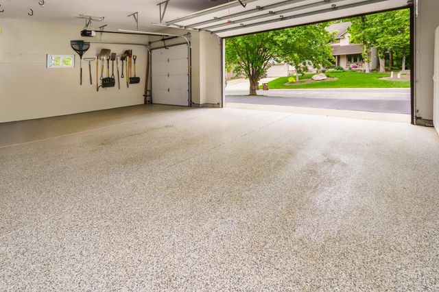 8551 Summit Oaks Bay, Savage, MN 55378