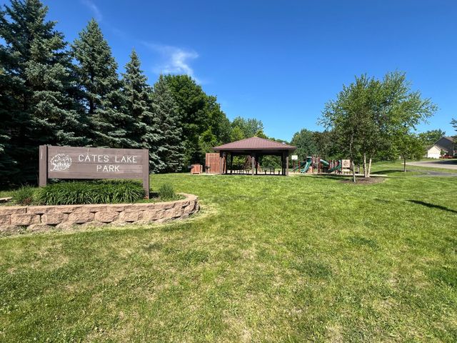 8551 Summit Oaks Bay, Savage, MN 55378