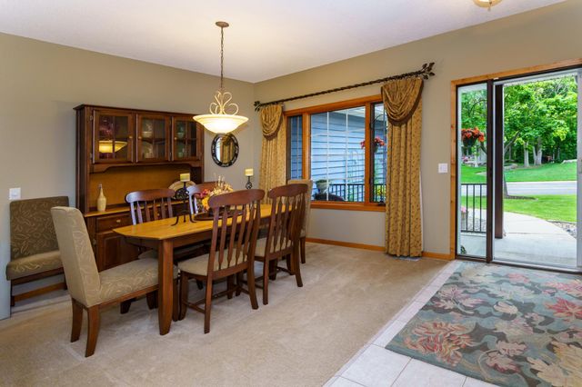 8551 Summit Oaks Bay, Savage, MN 55378