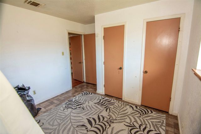 7215 Valmont Drive, Houston, TX 77016