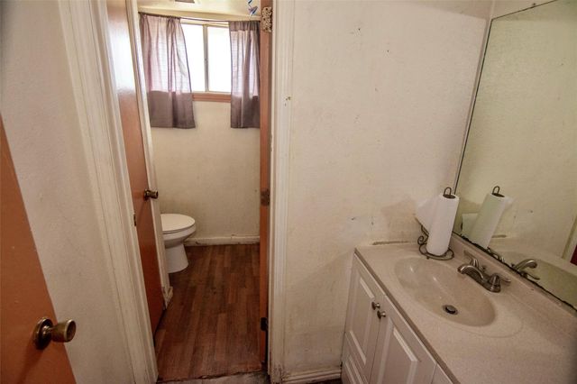 7215 Valmont Drive, Houston, TX 77016