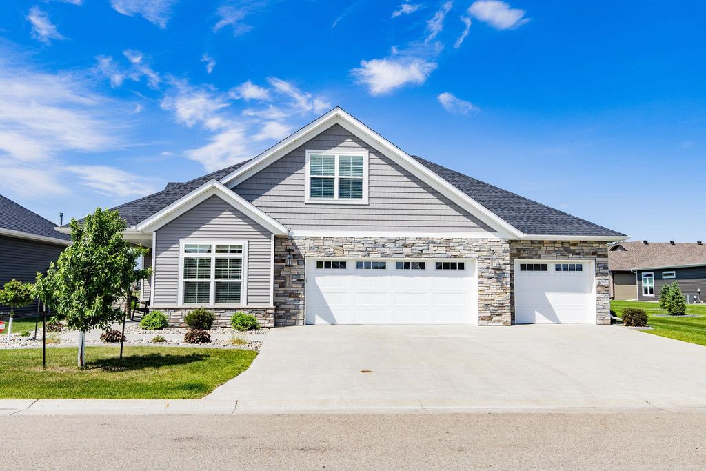 5179 Mira Way W, West Fargo, ND 58078