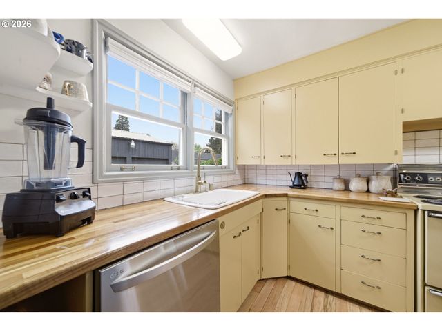 9310 N WALL Ave, Portland, OR 97203