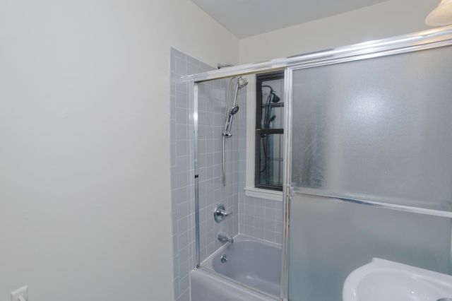 55 Arden St, Springfield, MA 01118