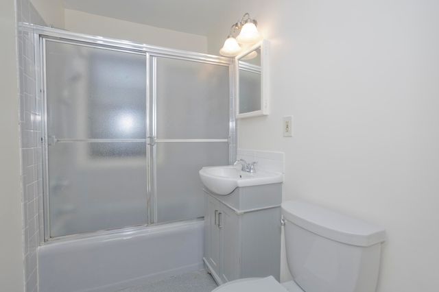 55 Arden St, Springfield, MA 01118