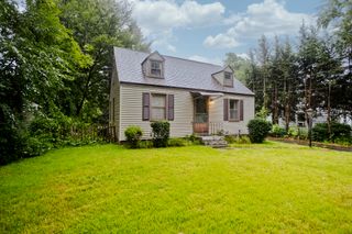 55 Arden St, Springfield, MA 01118