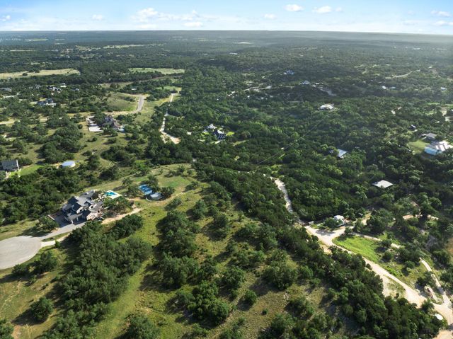 202 Saint Helena CT, Driftwood, TX 78619