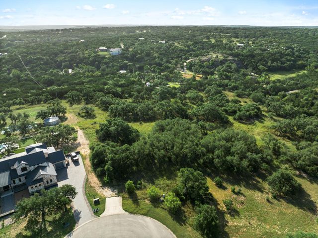 202 Saint Helena CT, Driftwood, TX 78619
