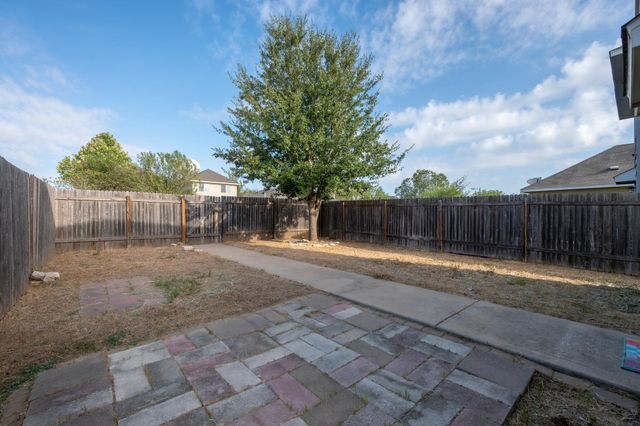 4616 Esper LN 338, Austin, TX 78725
