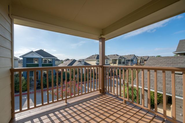 4616 Esper LN 338, Austin, TX 78725