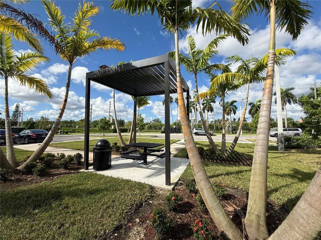 529 NE 1st Dr, Florida City, FL 33034