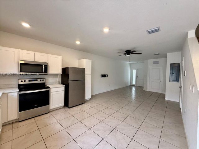 529 NE 1st Dr, Florida City, FL 33034