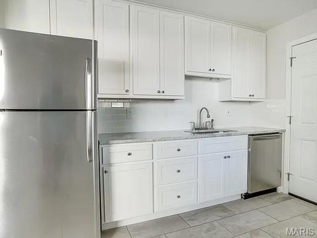 3237 Portis Avenue, St Louis, MO 63116