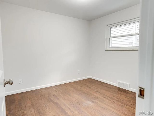 3237 Portis Avenue, St Louis, MO 63116