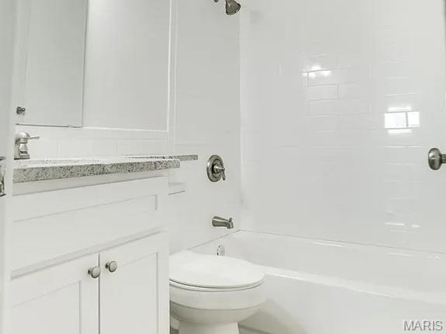 3237 Portis Avenue, St Louis, MO 63116