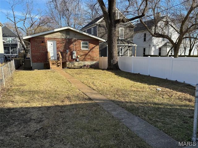 3237 Portis Avenue, St Louis, MO 63116