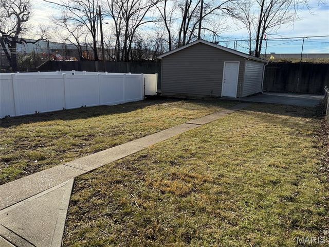 3237 Portis Avenue, St Louis, MO 63116