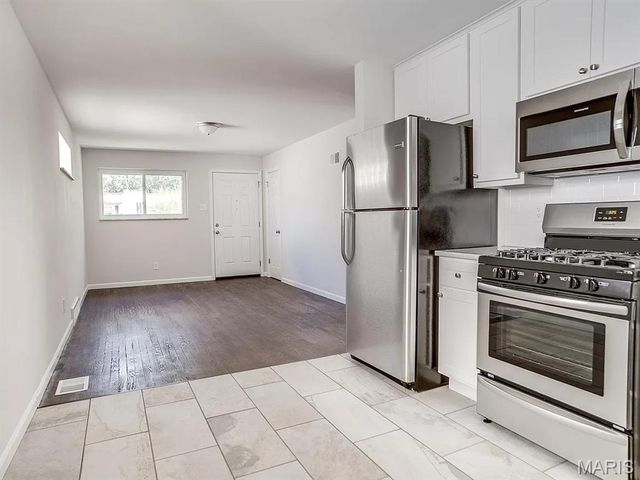 3237 Portis Avenue, St Louis, MO 63116