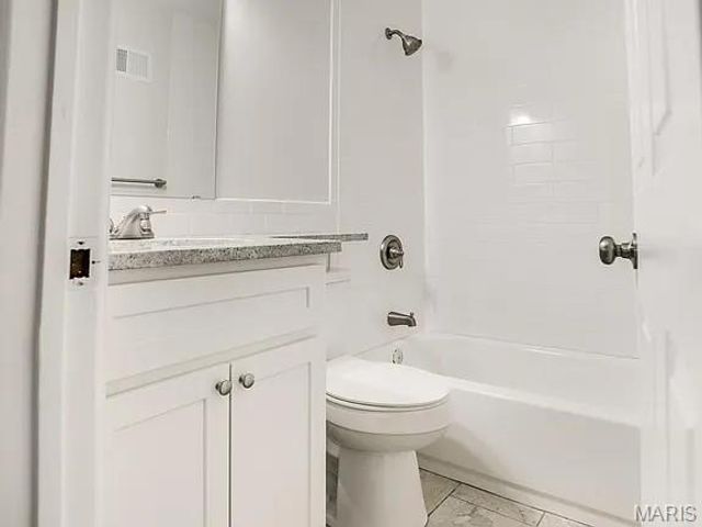 3237 Portis Avenue, St Louis, MO 63116