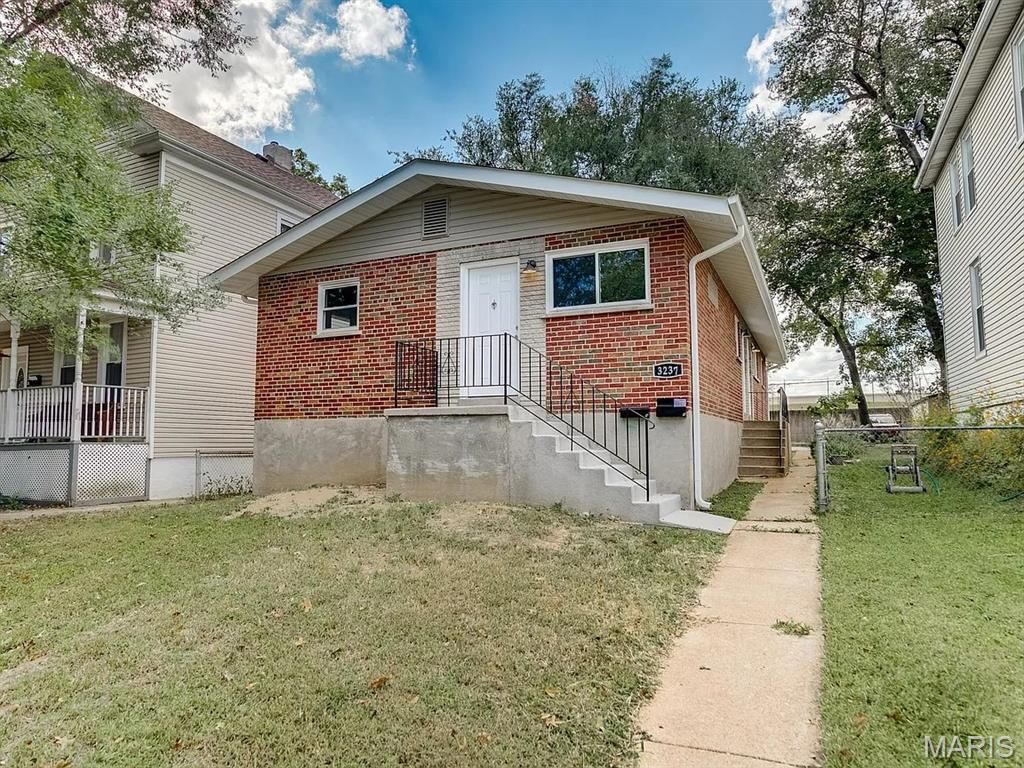 3237 Portis Avenue, St Louis, MO 63116