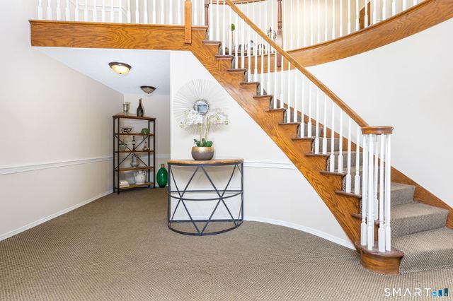 25 Stanley Street B6, West Hartford, CT 06107