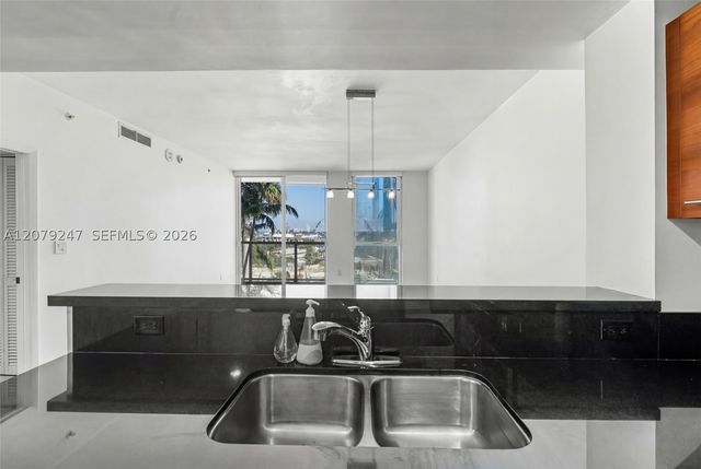 253 NE 2nd St 1007, Miami, FL 33132