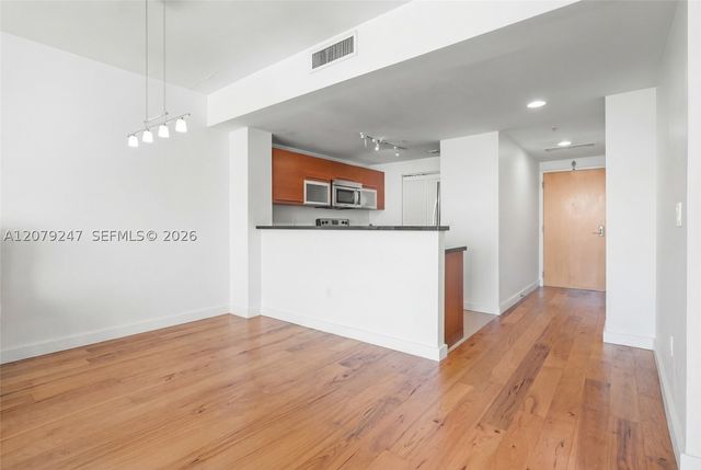253 NE 2nd St 1007, Miami, FL 33132